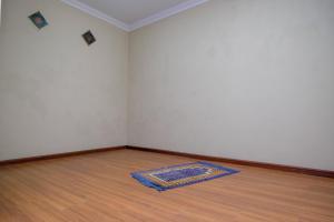 Zdjęcie z galerii obiektu Urbanview Hotel Syariah Wisnugraha by RedDoorz w mieście Yogyakarta
