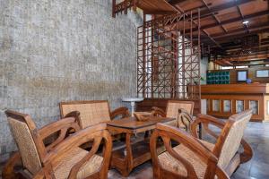 Część wypoczynkowa w obiekcie Urbanview Hotel Syariah Wisnugraha by RedDoorz