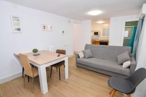 Kuchyň nebo kuchyňský kout v ubytování Apartamentos Atlantida