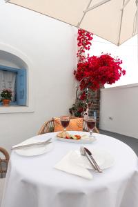 Gallery image of Moon Cactus Traditional Cave Suite with Jacuzzi in Mesaria