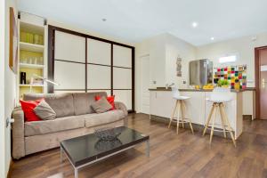 Część wypoczynkowa w obiekcie Rocio Anexo by IVI Real Estate