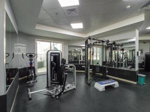 Fitness centrum a/nebo fitness zařízení v ubytování Great studio in a great location!