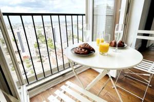 Ein Balkon oder eine Terrasse in der Unterkunft Ciel de Paris : Vue Tour Eiffel