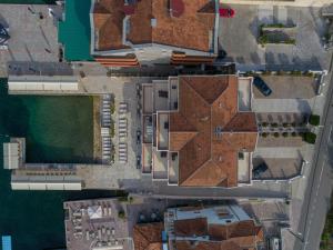 Apartments Adeona с высоты птичьего полета