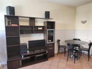 TV a/nebo společenská místnost v ubytování dornajo en la plaza