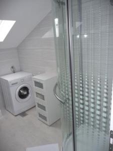 A bathroom at Apartment in Brodarica with sea view, balcony, air conditioning, WiFi 5183-2