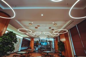 Restaurace v ubytování Courtyard by Marriott Tbilisi