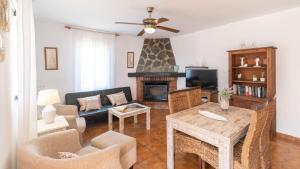 TV a/nebo společenská místnost v ubytování Casa Campo de Ita by Ruralidays