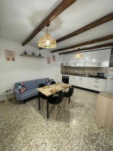 Kuchyň nebo kuchyňský kout v ubytování Casa de la Hoz