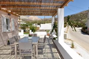 Gallery image of Pappou in Kinion