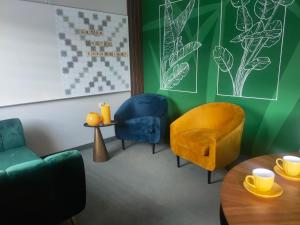 Część wypoczynkowa w obiekcie Abton Hotel