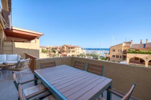 Ein Balkon oder eine Terrasse in der Unterkunft Blue Greenwich Port