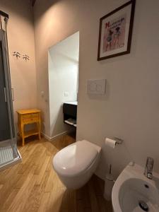 A bathroom at Trilocale in centro storico a Spoleto