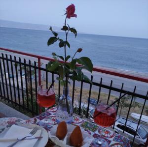 Foto dalla galleria di Casa Vacanza dai Compari a Ali Terme