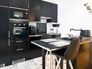 Galeriebild der Unterkunft Le Lacydon - Quality apartment at Vieux-Port - Fully Equipped with Air-con in Marseille