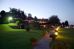En have udenfor Borgo San Faustino Country Relais and Spa