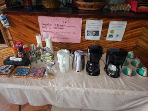 Set per la preparazione di tè e caffè presso Le Petit Paradis