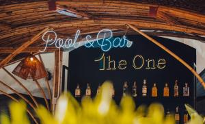 The One Hostel Hanoi 면허증, 상장, 서명, 기타 문서