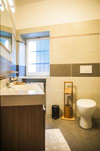 Phòng tắm tại Casa Federico - beauty apartment with wonderful terrace +28 ảnh