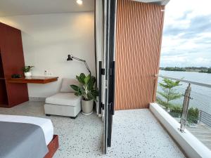 Balkón nebo terasa v ubytování The Rivera Kampot