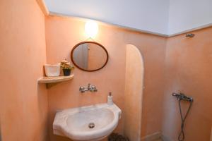 Ванная комната в Dream summer house in Tinos