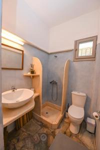 Ванная комната в Dream summer house in Tinos