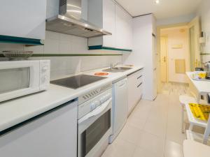 Kuchyň nebo kuchyňský kout v ubytování Cubo's Apartamento Nagueles Marbella B5 1E