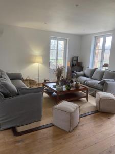 Ảnh trong thư viện ảnh của maison 8 pers avec piscine en pleine nature ở Ambenay +11 ảnh