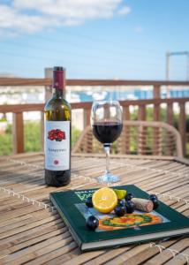 Gallery image of Esperanza Apartments in Adamas