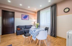 Posezení v ubytování Devdaraki Apartments