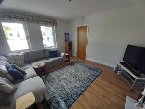 TV a/nebo společenská místnost v ubytování Entire Home in the heart of Mullingar