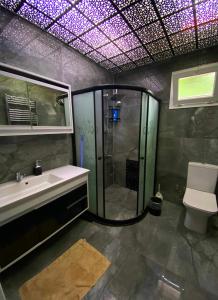 Koupelna v ubytování Petra Suit Bungalov & Villa