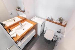 Koupelna v ubytování Bheaven I Marina Premium Apartment