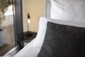 Postel nebo postele na pokoji v ubytování Bheaven I Marina Premium Apartment