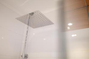 Koupelna v ubytování Bheaven I Marina Premium Apartment
