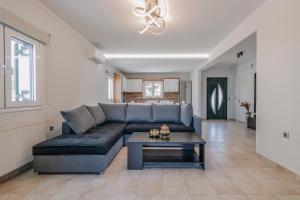 Foto dalla galleria di Mano's pool villa a Città di Corfù Altre 14 foto