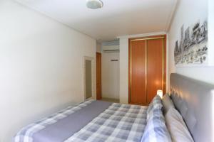 Posteľ alebo postele v izbe v ubytovaní Cabo Roig La Rotonda, Pool, Beach & Comfort