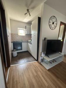 TV a/nebo společenská místnost v ubytování Holiday Home Lavanda