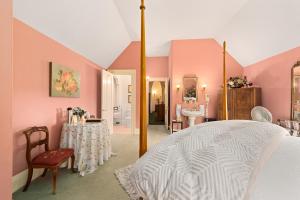 Gallery image of The Gables Wine Country Inn in Santa Rosa