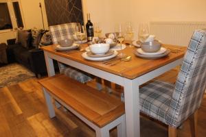 Gallery image of Cosy Home Ideal for Business, Contractors, Families near Walsgrave Hospital, Shops and M6, A46, Free Parking in Wyken