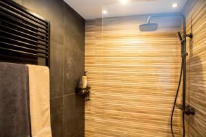 Fotografie z fotogalerie ubytování NOVO MESTO - Exklusive Wellnesswohnung am Eltenberg mit Sauna & Gym v destinaci Elten