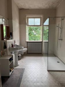 Koupelna v ubytování Gut Manderow an der Ostsee