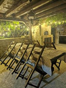 Posezení v ubytování Mes Maisons Gardoises - Two Gites with Private Pools in Cévennes National Park