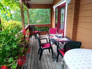 Balkón alebo terasa v ubytovaní Chalet au calme cœur du LOT