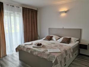 En eller flere senge i et værelse på Family-friendly apartments with swimming pool Supetarska Draga - Donja, Rab - 2019 + 42 billeder
