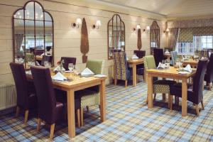 Ein Restaurant oder anderes Speiselokal in der Unterkunft Caley Hall 