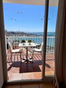 Balkón nebo terasa v ubytování By The Sea Apartment Corralejo