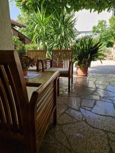 Patio nebo venkovní prostory v ubytování Medeni Apartma