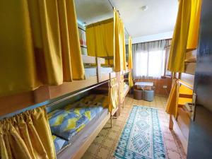 Postel nebo postele na pokoji v ubytování Hi Skopje Hostel