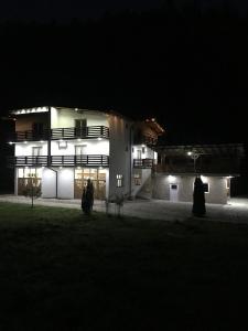 Το κτήριο όπου στεγάζεται  η βίλα +45 φωτογραφίες